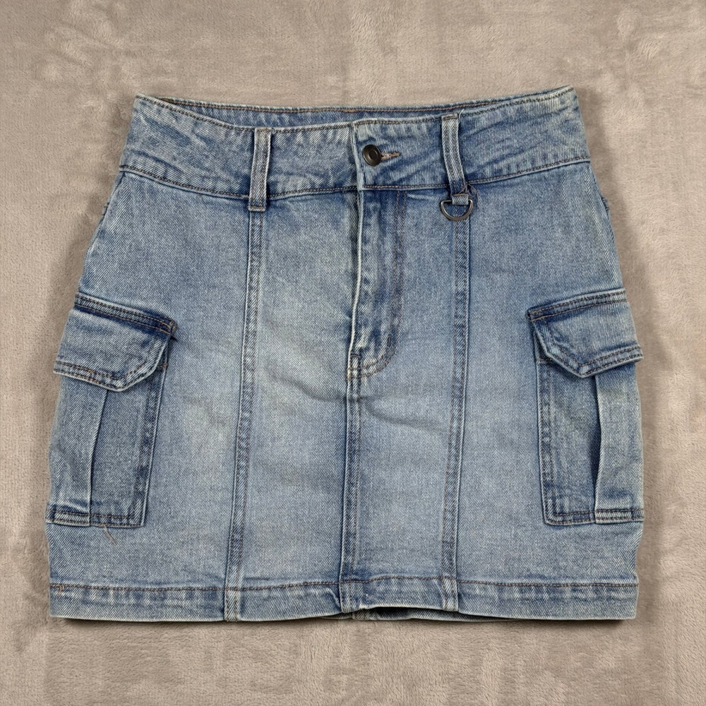 SO Juniors Denim Cargo Mini Skirt Size 7 28W Light Wash Y2K Stretch Pockets